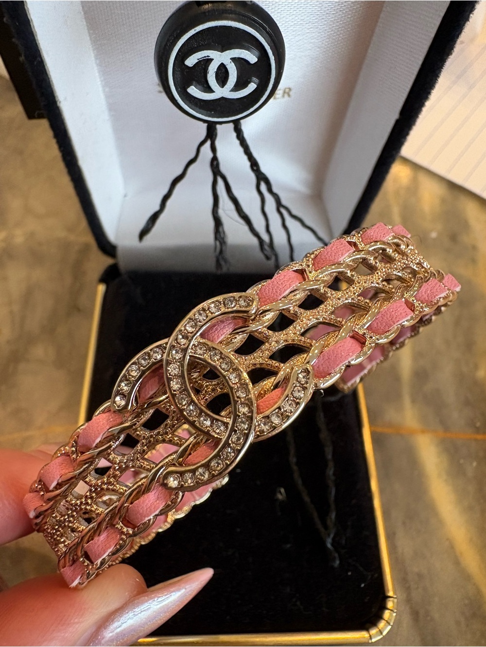 CHANEL Pink Leather Gold Crystal Double-C Chain Cuff Bracelet Nice ! - Picture 8 of 8